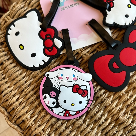 Hello Kitty and friends set of 4 travel bag tags Sanrio bow face new - Picture 5 of 8